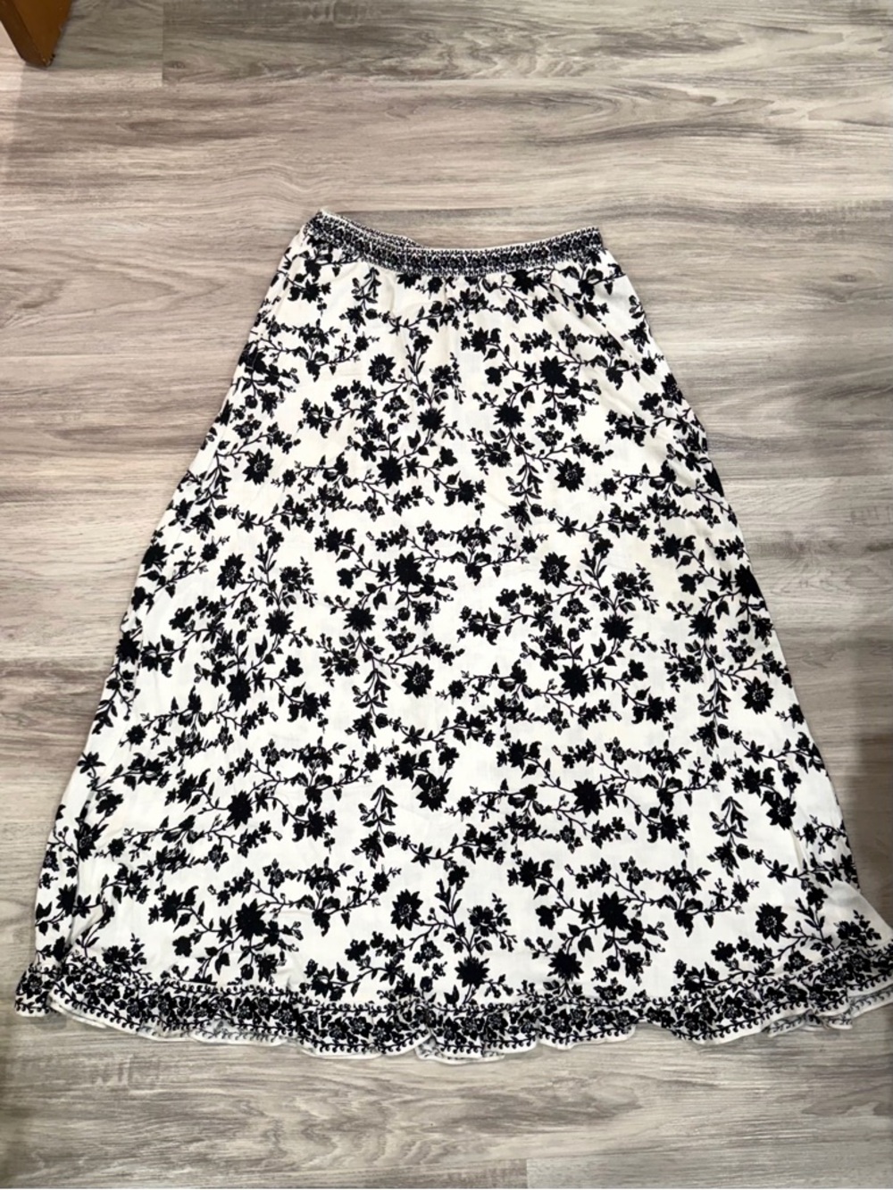 Black & White Floral Women's Maxi Skirt